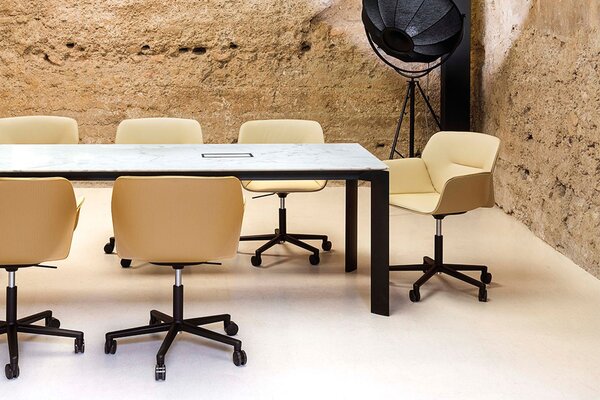 Andreu World designové kancelářské židle Nuez Armchair On Wheels