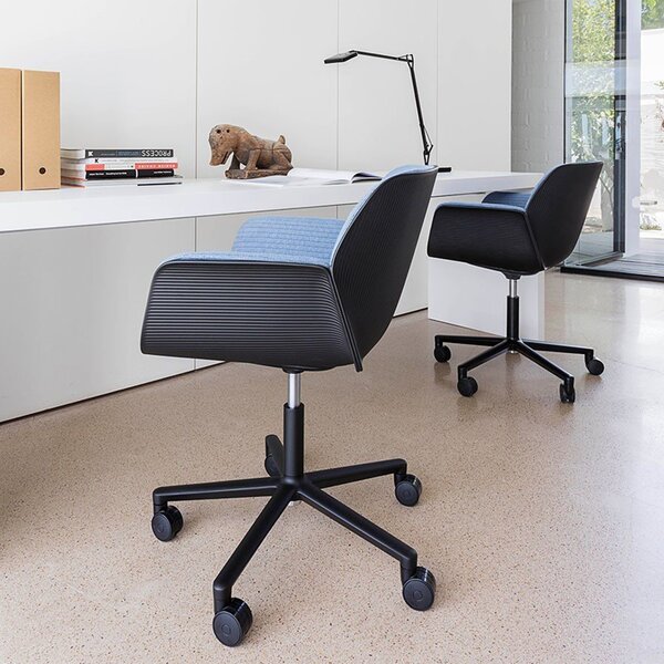 Andreu World designové kancelářské židle Nuez Armchair On Wheels