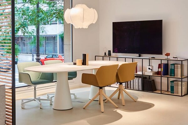 Andreu World designové židle Nuez Armchair 4 Star
