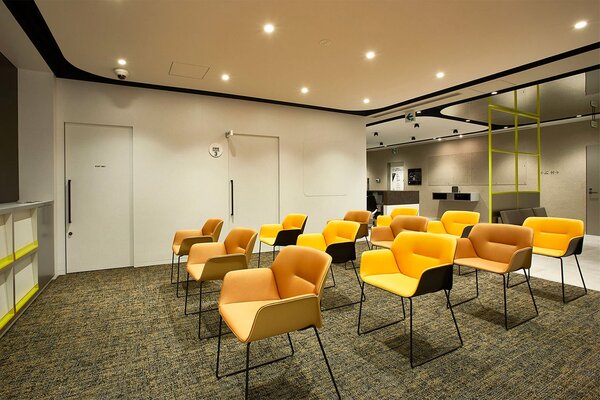 Andreu World designové židle Nuez Armchair Sledge