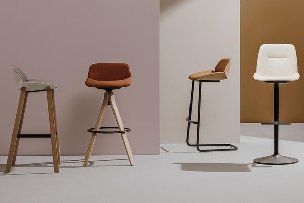 Andreu World designové židle Nuez Chair 4 Star