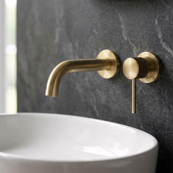 Podomítková vanová baterie Rea Lungo Stripe Brush Gold
