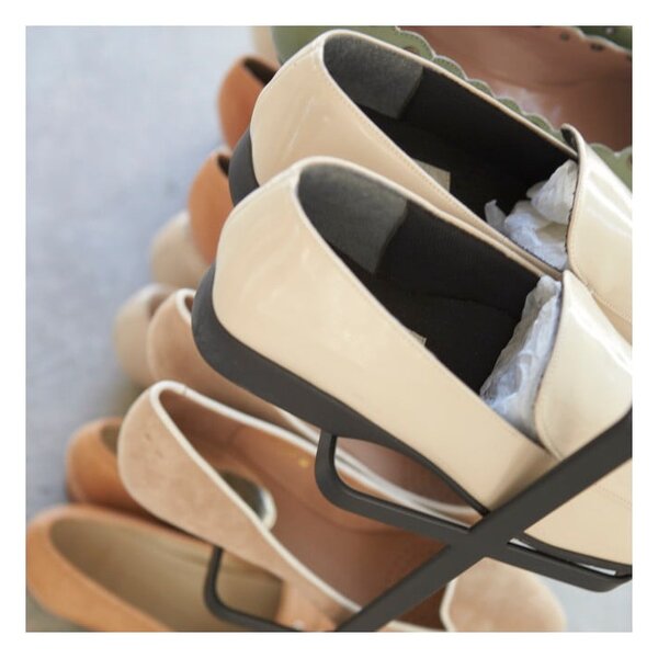 Černý kovový stojan na boty Tower Shoe Rack – YAMAZAKI