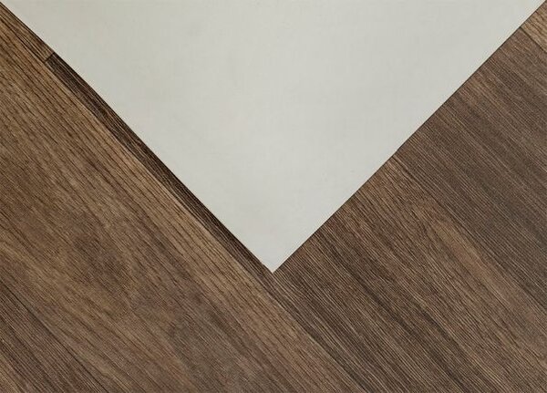 Breno PVC XTREME Natural Oak 369M – tmavě hnědé dřevo, šíře 400 cm