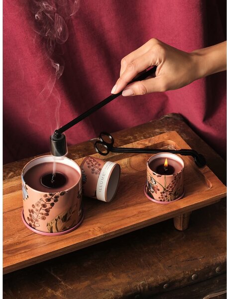 Vonná svíčka doba hoření 50 h Terra Tabac – ILLUME x Bloomingville