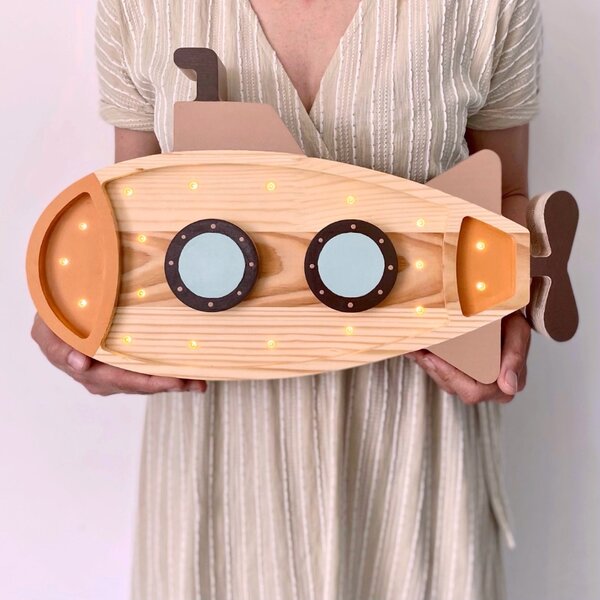 Peekaboo Barevná dřevěná dětská LED lampa Ponorka 40 cm
