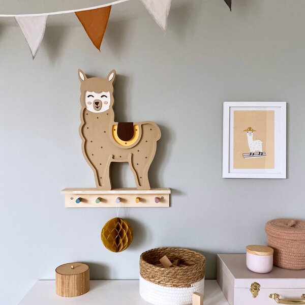 Peekaboo Béžová dřevěná dětská LED lampa Lama 41,5 cm