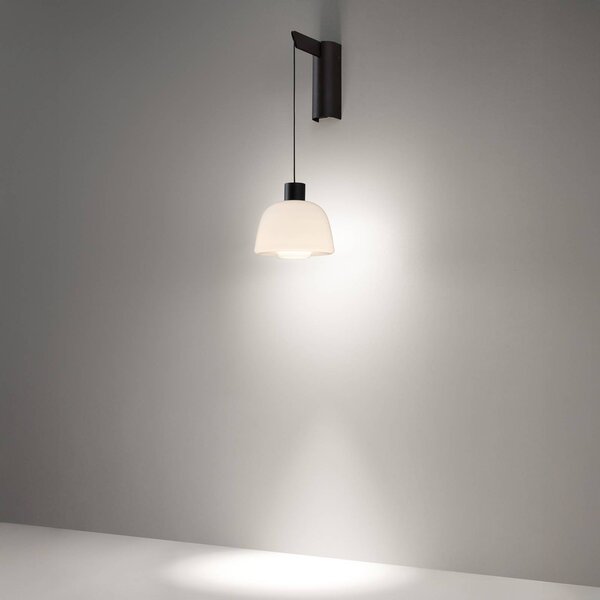 Bover LED nástěnné světlo Drep A/01, opálově bílé, sklo, 2 700 K, Černá, Obývací pokoj / jídelna, Hliník, Design