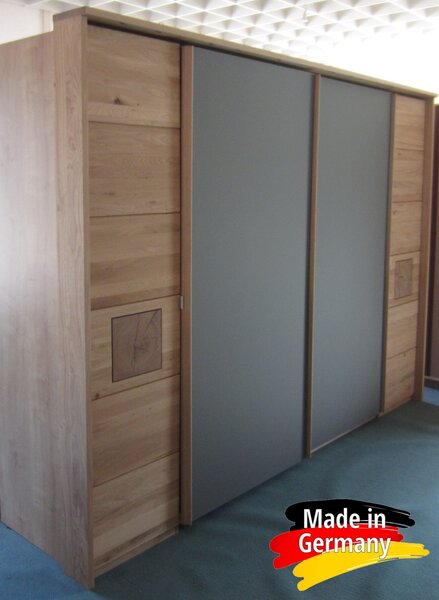 Skříň s posuvnými dveřmi Graz - Divoký dub masiv / šedé sklo 286 cm