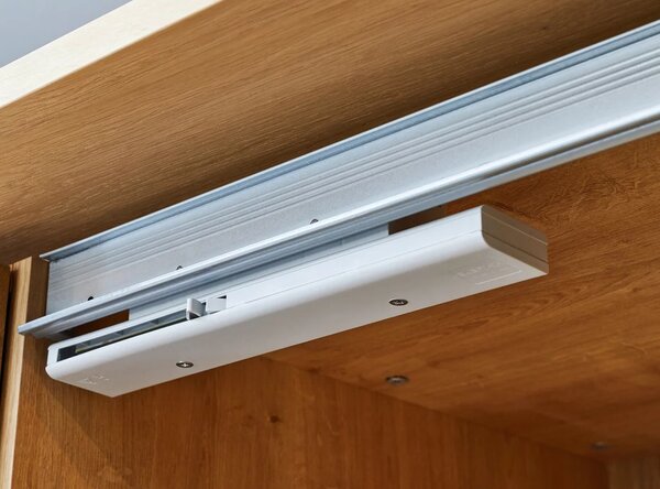 Skříň s posuvnými dveřmi Graz - Divoký dub masiv / zrcadla 286 cm
