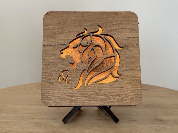 Znamení "Lev" lampa 19x19cm provedení povrchu: dub