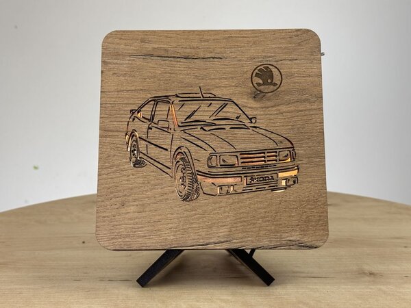 "Škoda rapid" lampa 19x19cm provedení povrchu: dub
