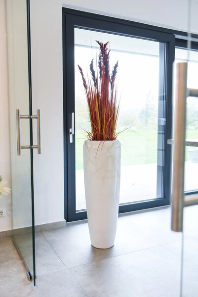 Exkluzivní květináč CAVITA, sklolaminát, výška 97 cm, bílý mramor, lesk