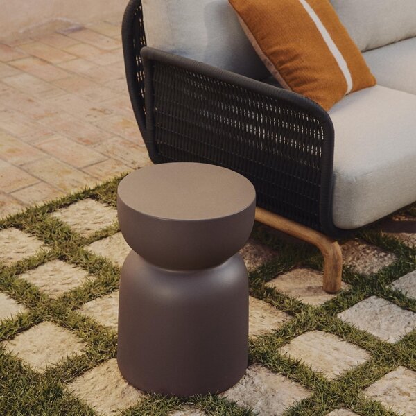 Kave Home Hnědý cementový zahradní stolek Garbet 32 cm