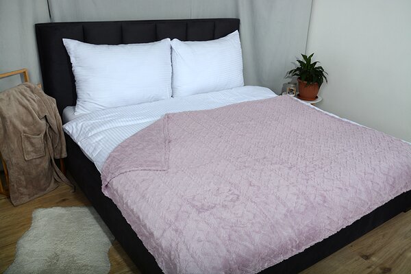 Mikroflanelová deka MODA lila 150x200 cm abstrakce;geometrické tvary;zimní;vánoční
