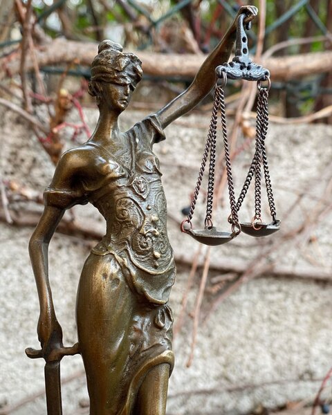 Bronzová socha - Spravedlnosti Justice malá