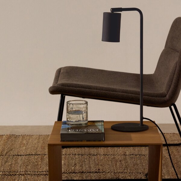 LÉTO -15% Šedá kovová stolní lampa Kave Home Manie