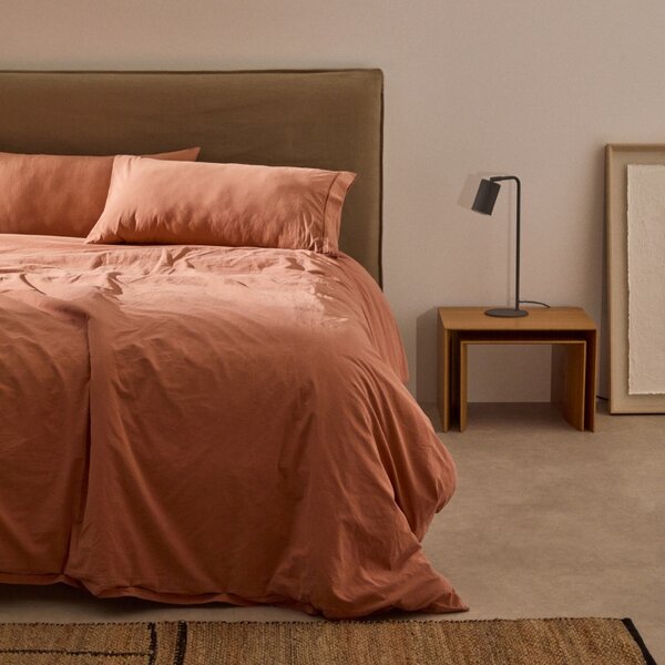 LÉTO -15% Šedá kovová stolní lampa Kave Home Manie
