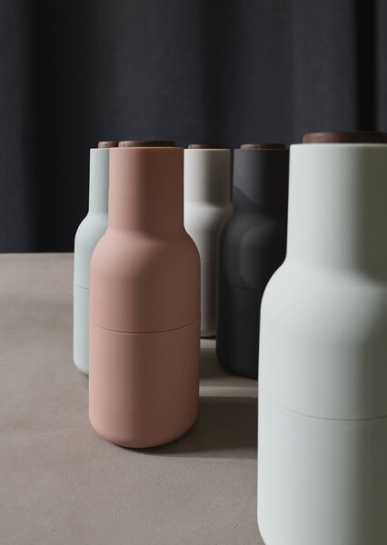 Mlýnek na sůl a pepř Bottle Ash/Carbon Walnut – set 2 ks