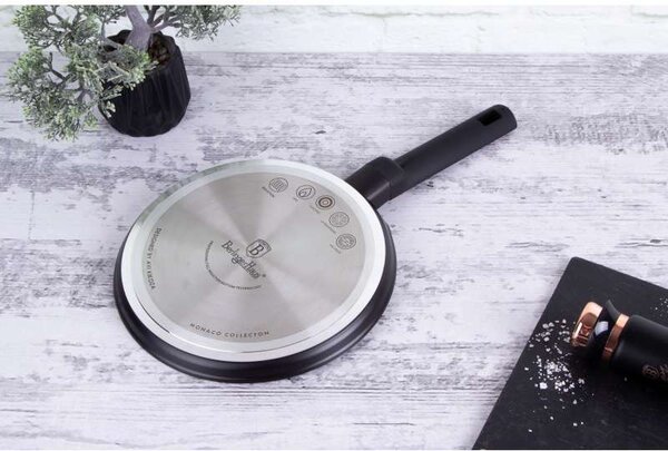 Pánev na palačinky s titanovým povrchem 25 cm Monaco Collection