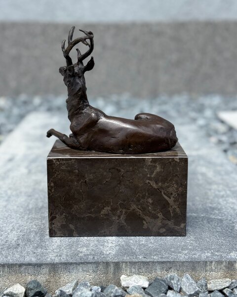 Bronzová socha figurka - Jelen