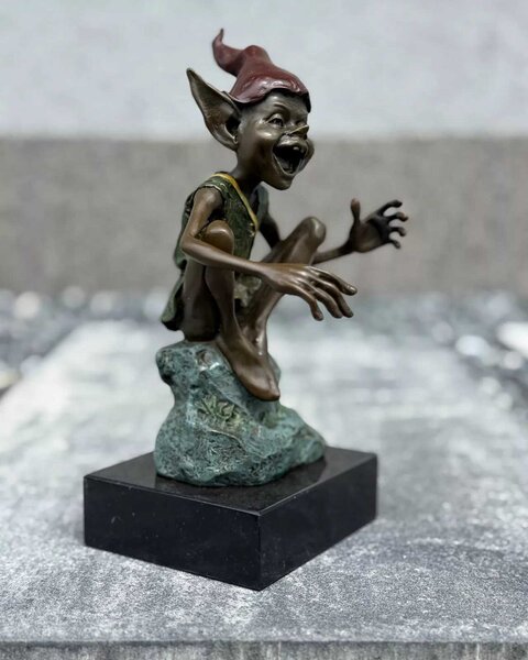 Bronzová socha - Skřítek pohádková figurka