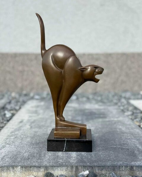 Bronzová socha Kočka – art deco zvířecí figurka