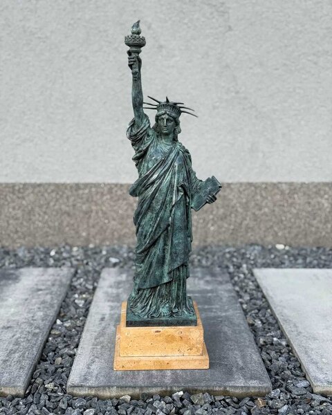 Bronzová socha - Lady Liberty USA