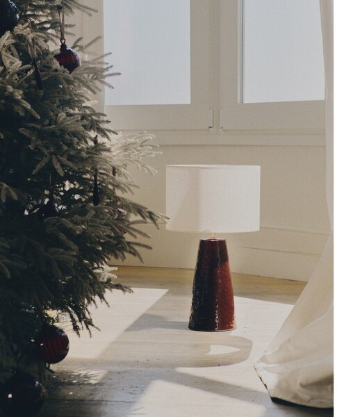 Červená/bílá stolní lampa s textilním stínidlem (výška 49 cm) Drava – Kave Home