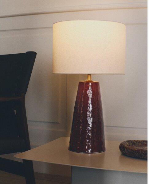 Červená/bílá stolní lampa s textilním stínidlem (výška 49 cm) Drava – Kave Home