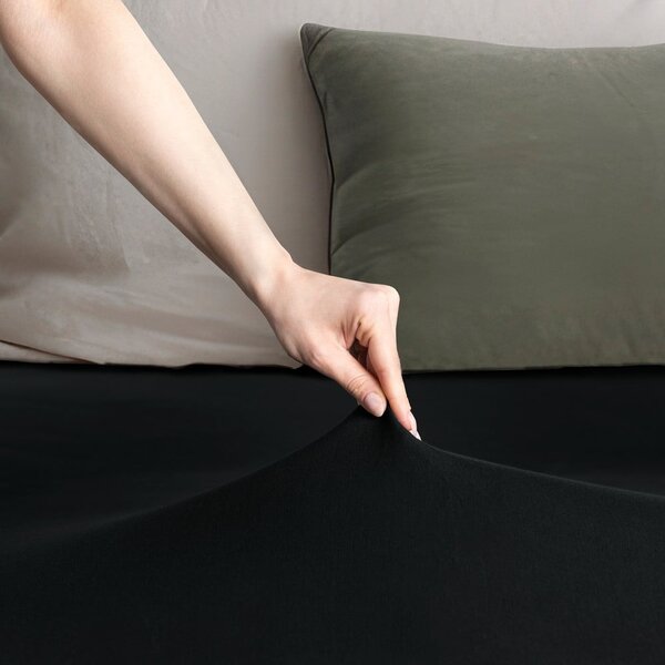 Černé napínací prostěradlo jersey 180x200 cm Amber – Restilo