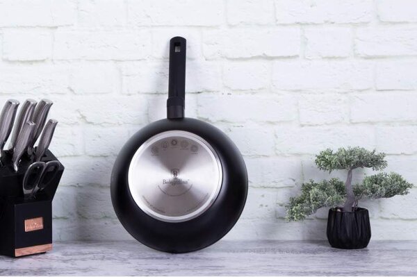 Pánev Wok s titanovým povrchem 28 cm Monaco Collection