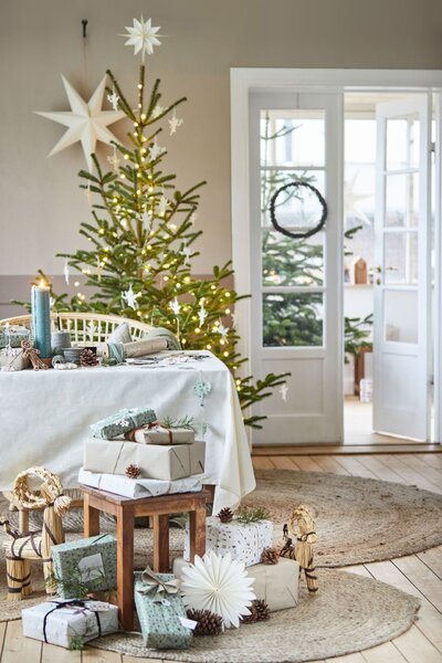 Závěsná papírová hvězda White Stillenat Ø 60 cm