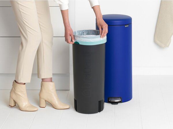 Brabantia Pedálový koš NewIcon 30L minerální modrá