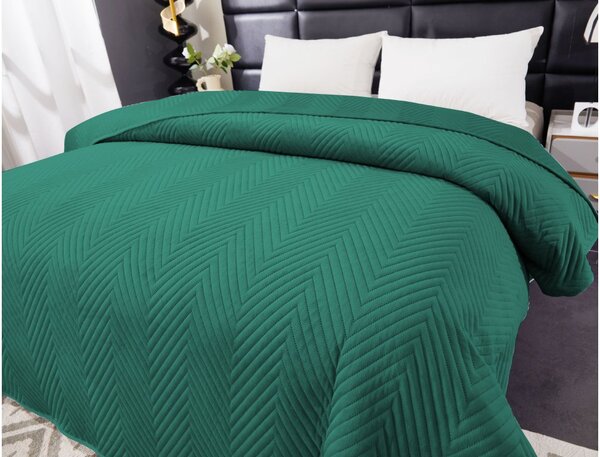 Zelený sametový přehoz na postel se vzorem ARROW VELVET Rozměr: 200 x 220 cm