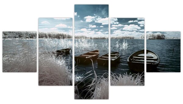 Obraz - Dřevěné loďky na jezeru (125x70 cm)