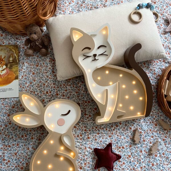 Peekaboo Béžová dřevěná dětská LED lampa Kočka 37 cm