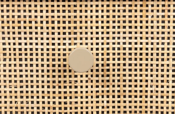 White Label Béžový dřevěný odkládací stolek s ratanovou výplní WLL AMAYA 48 x 38 cm
