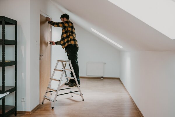 JAKS Oboustranný schůdkový žebřík 2 x 5 příček