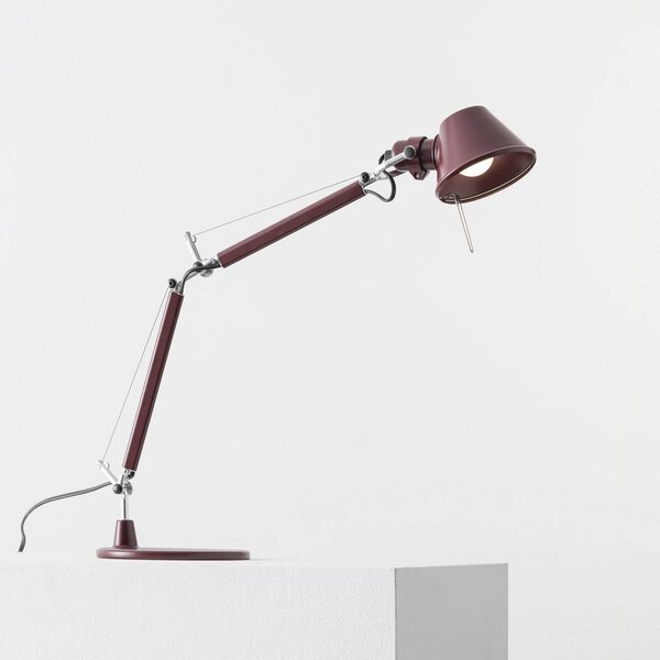 Artemide Stolní lampa Tolomeo Micro, rubínově červená, výška 73 cm, Červená, Obývací pokoj / jídelna, Hliník, Design, Stolní lampa
