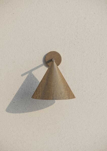 Il Fanale 286.18.OOB Cone, venkovní nástěnné svítidlo antická mosaz/bílé sklo, 1xE27 max 15W, prům. 25cm, výška 27,5cm, IP55