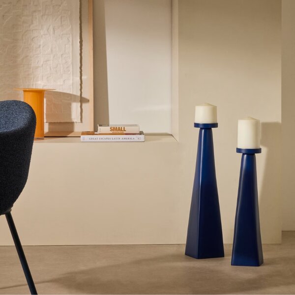 -30 % Dny Marianne - Modrý kovový svícen Kave Home Yuba S