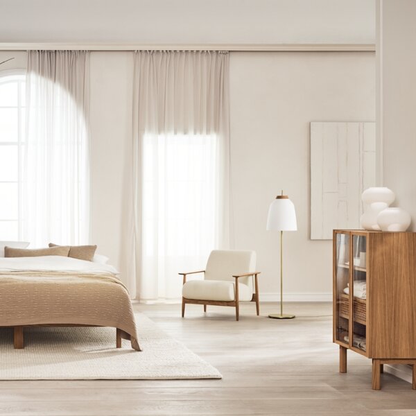 -25 % Dny MOMENTI– Bolia Opálově bílá skleněná stojací lampa Campa 146 cm