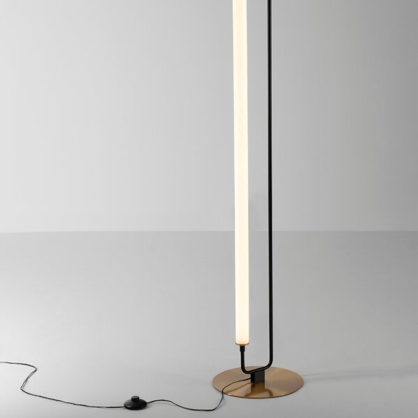 Černá kovová stojací LED lampa Nova Luce Wetro 150 cm