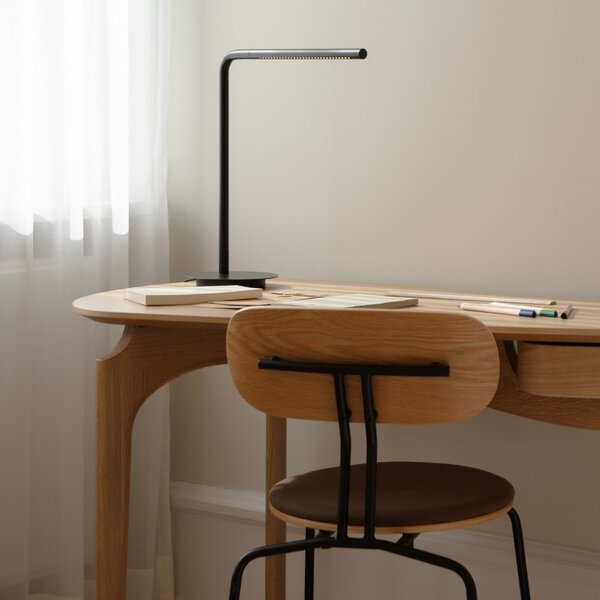 Umage Černá kovová stolní LED lampa Omni