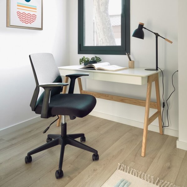 Bílý lakovaný pracovní stůl Kave Home Dyana 120 x 60 cm