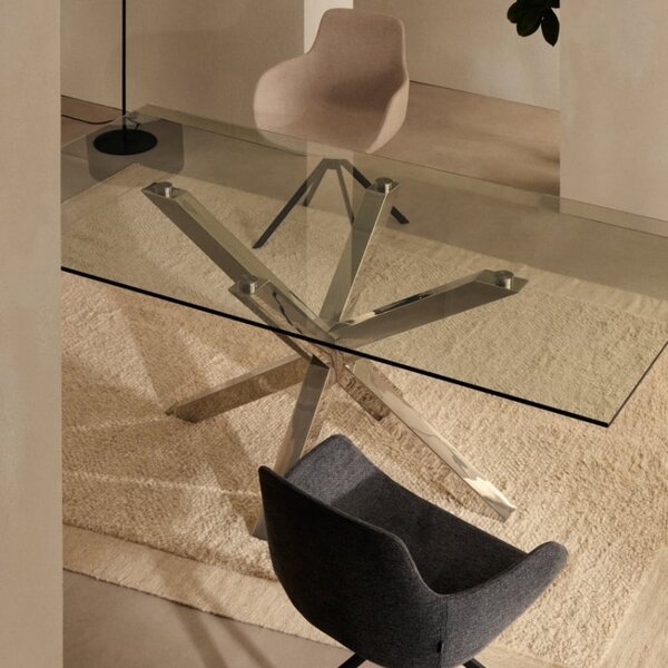 Skleněný jídelní stůl Kave Home Argo 160 x 90 cm s nerezovou podnoží