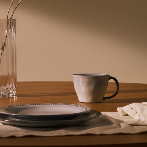 LÉTO -15% Modrý keramický talíř Kave Home Dovec 27 cm
