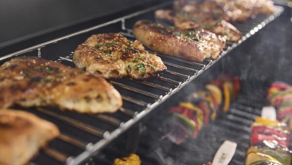 Weber Plynový gril Genesis E-330WR Stealth
