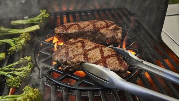 Weber Plynový gril Genesis E-330WR Stealth